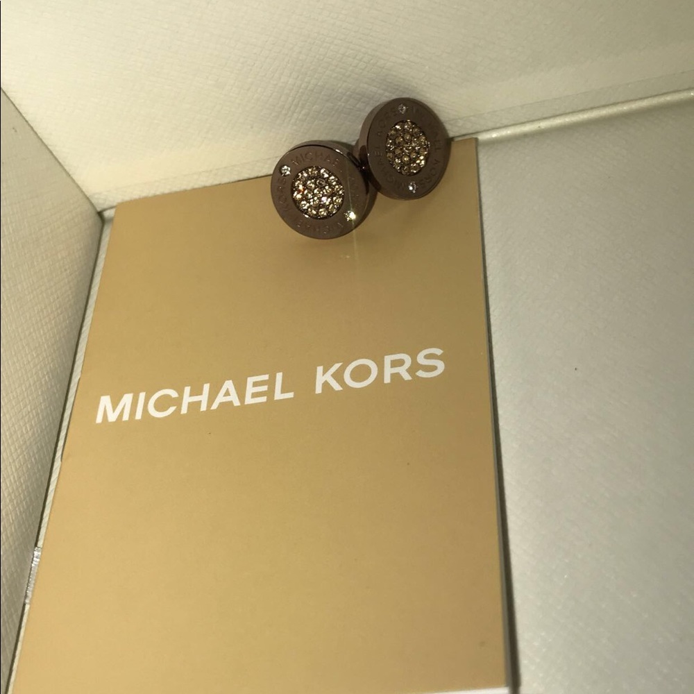 MICHAEL KORS ROSEGOLD STUD EARRINGS